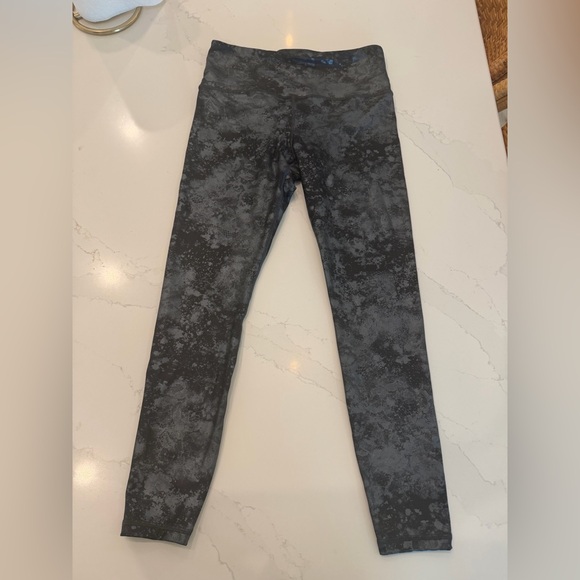Athleta Elation Cropped Black Misty Lace Tight Leggings - Picture 2 of 6